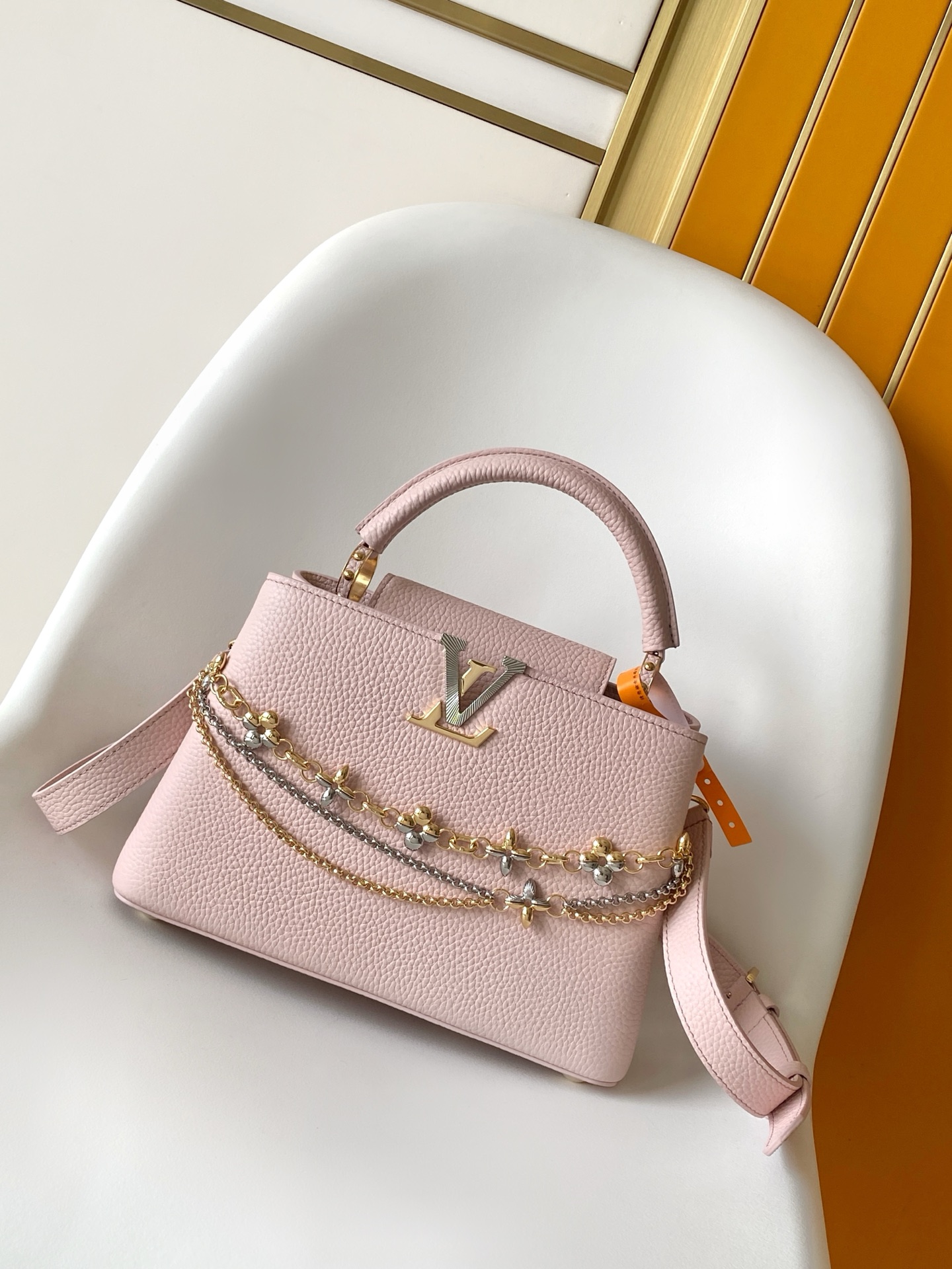 Louis Vuitton LV Classic Handbag Premium Canvas Model M23949 Magnetic Lock Special Occasion Fashion Accessory